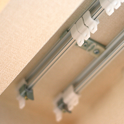 カーテンレールの清掃